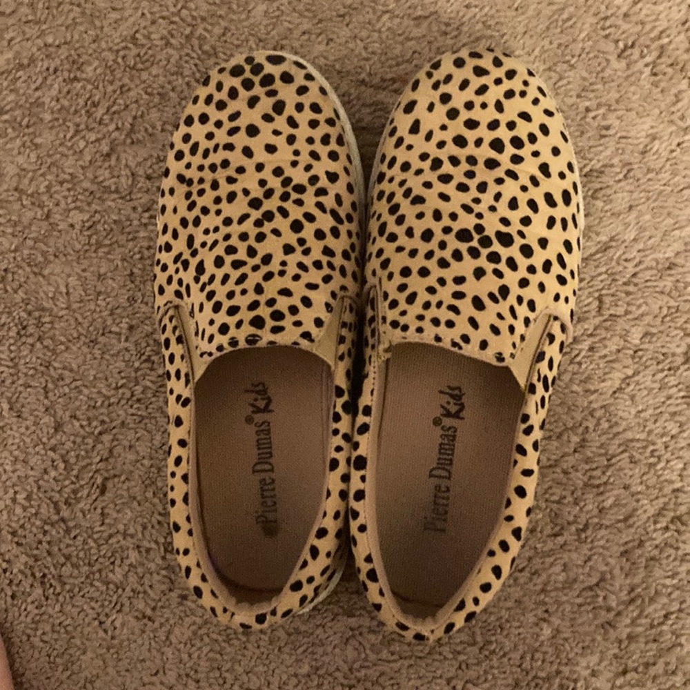 Leopard print kids slip on size 4